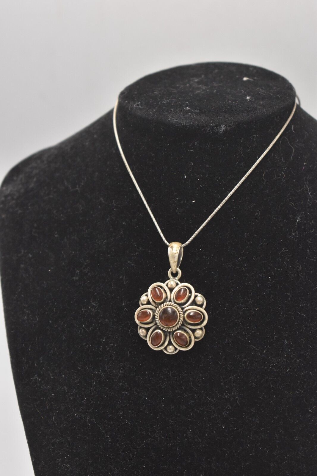 Vintage 925 Sterling Silver & Amber Pendant Necklace – 45cm