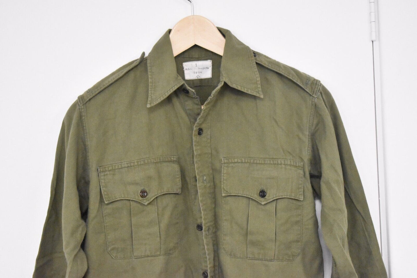 British Army 1960s Olive Green Jungle Aertex Cellular Shirt – Size 38"