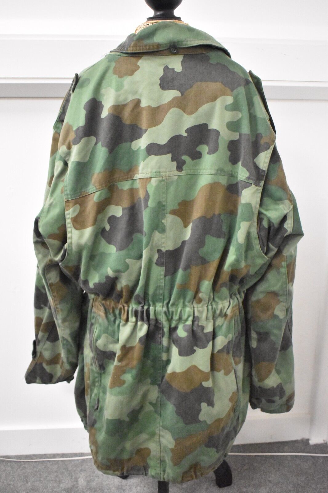 Vintage Serbian Army Oakleaf Camo Winter Coat with Liner – Chest 46", Large