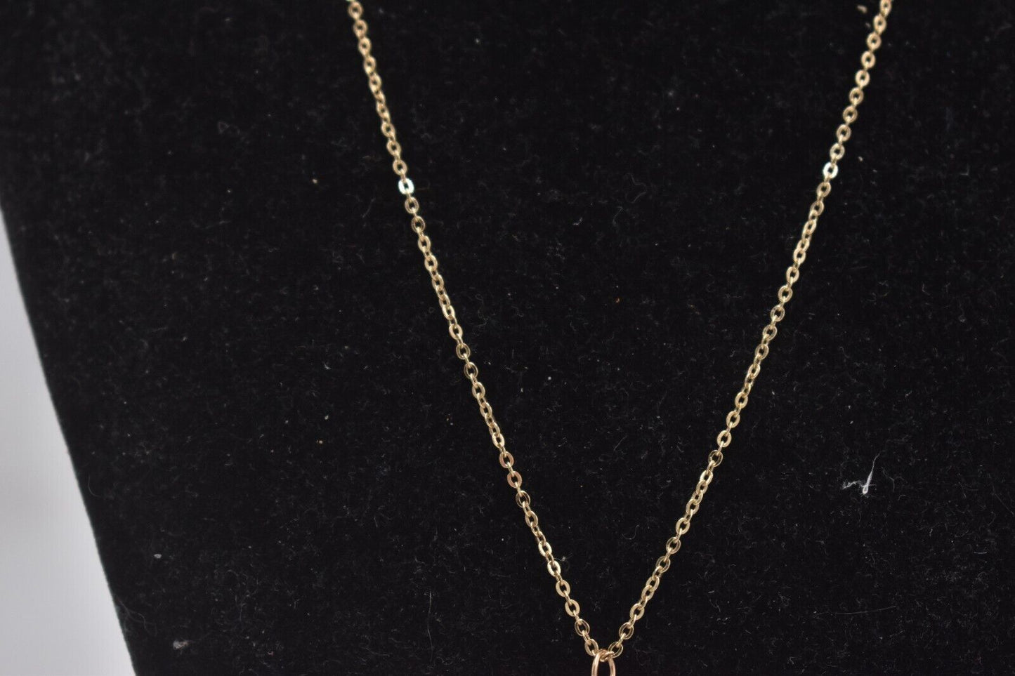 Vintage 9ct Yellow Gold Dolphin Pendant Necklace – 45cm Chain