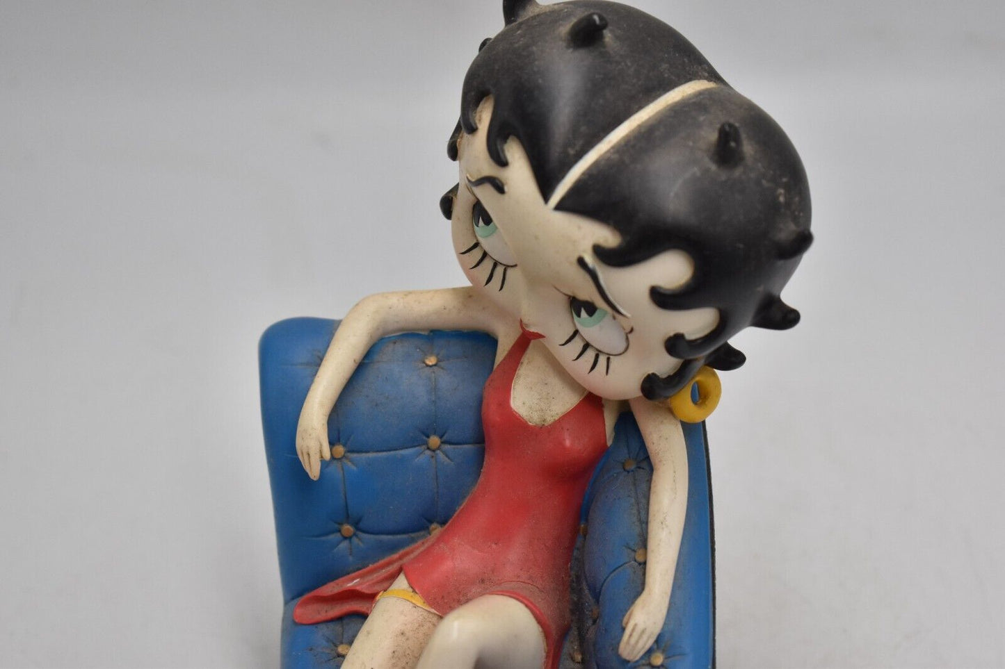 Betty Boop Figurine on Chaise Lounge with Phone & Book – King Features Syndicate