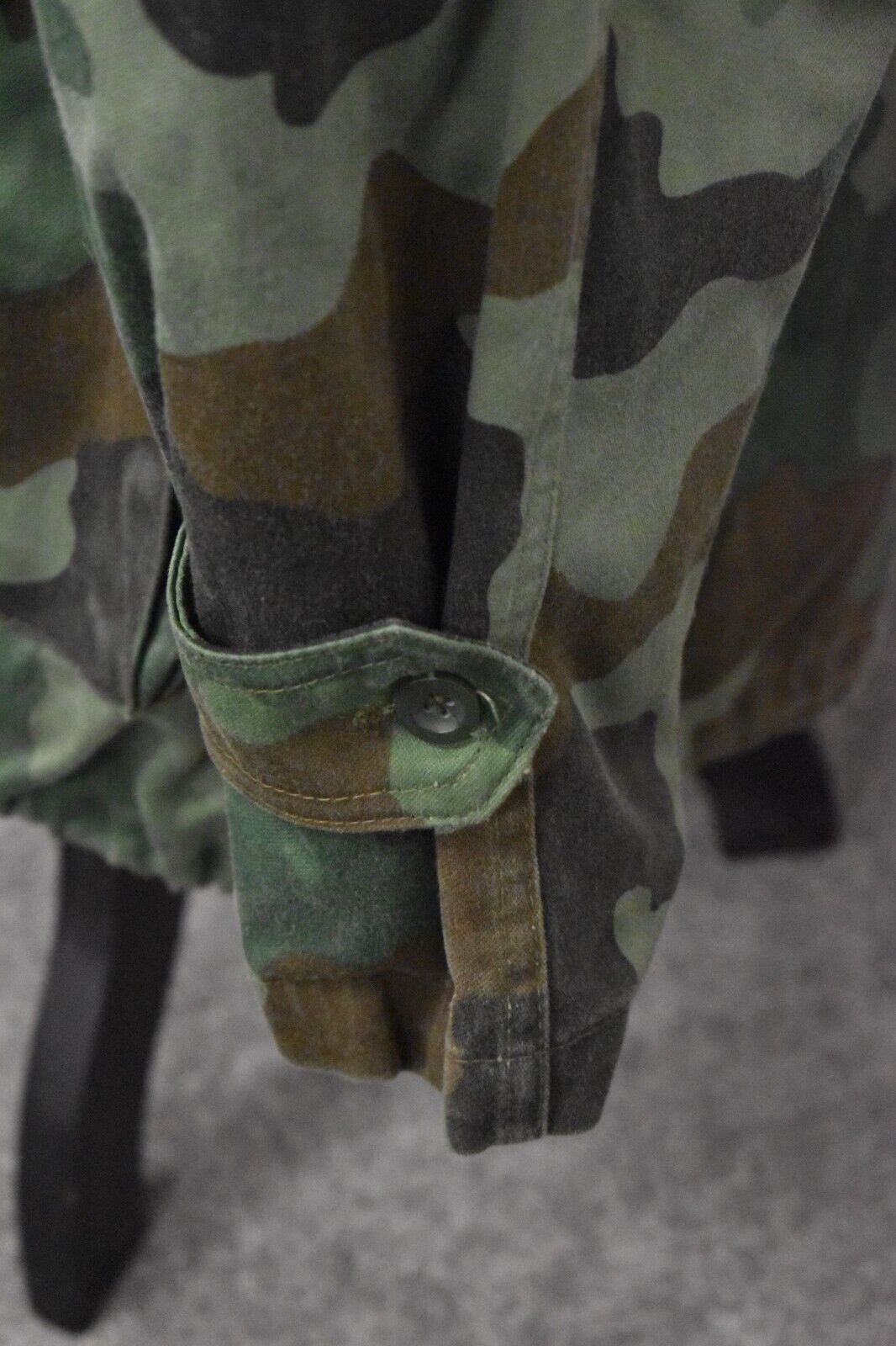 Vintage Serbian Army Oakleaf Camo Winter Coat with Liner – Chest 46", Large
