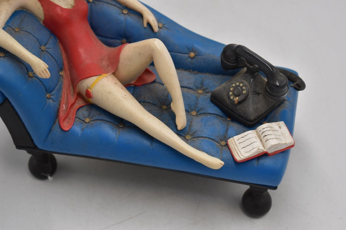 Betty Boop Figurine on Chaise Lounge with Phone & Book – King Features Syndicate