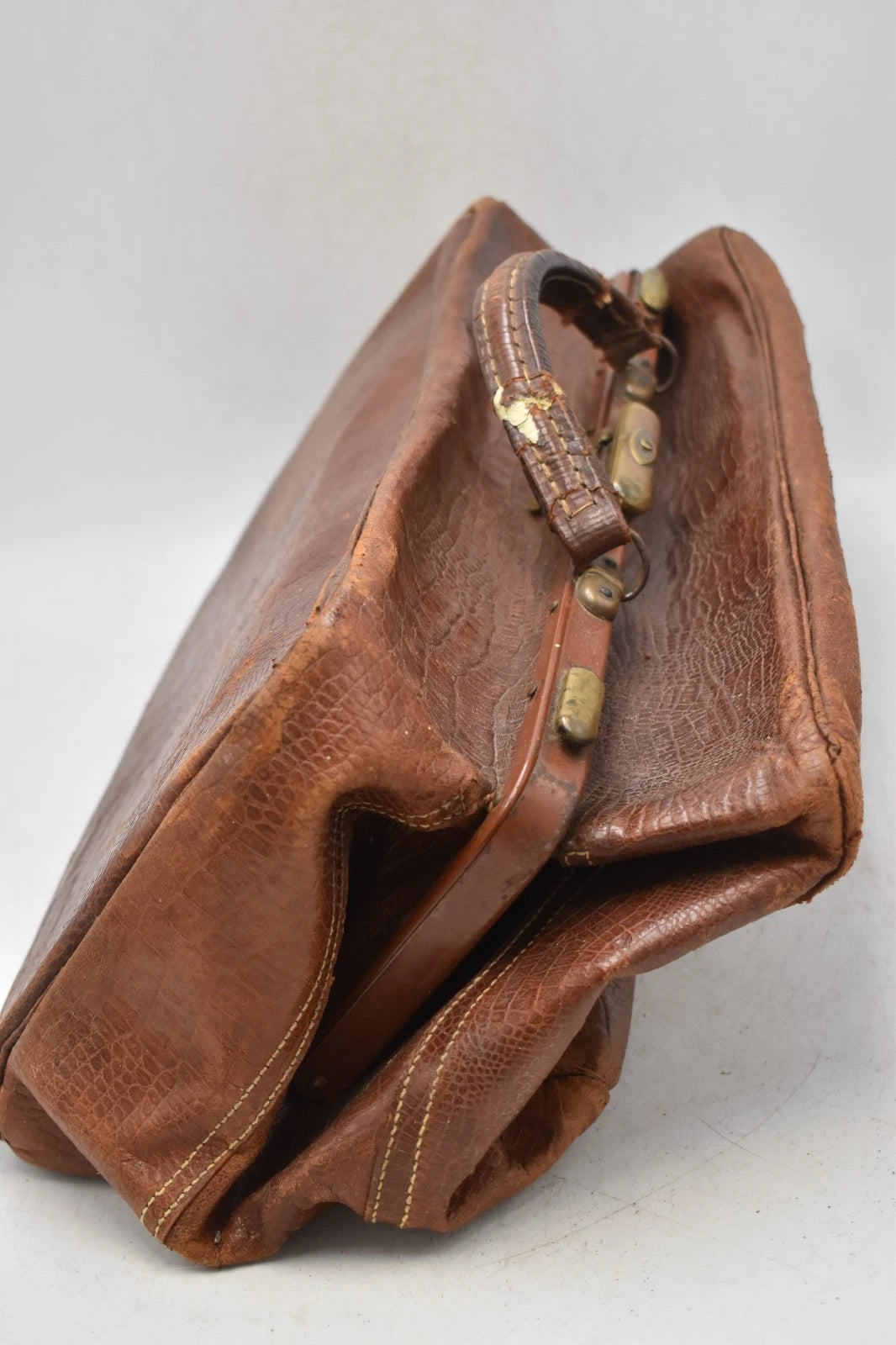 Antique Crocodile Leather Brown Gladstone Doctors Overnight Bag 40cm