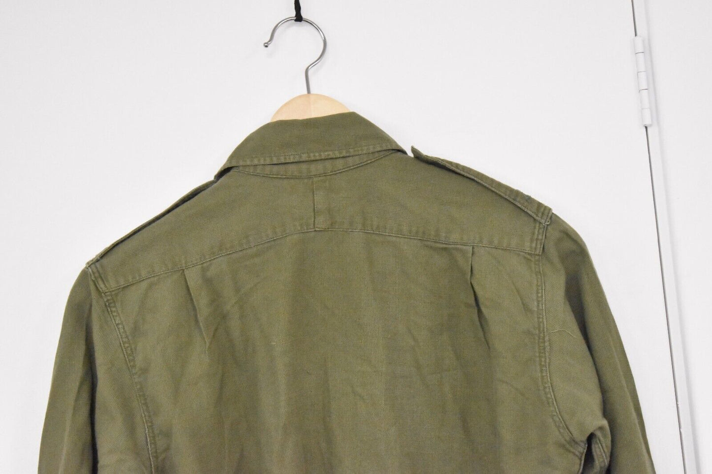 British Army 1960s Olive Green Jungle Aertex Cellular Shirt – Size 38"