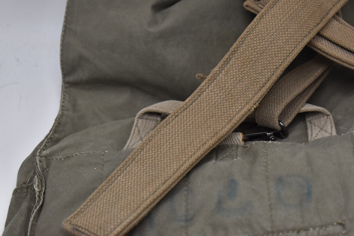 Yugoslavian Serbian Army M77 Backpack – Military Surplus Rucksack/Messenger