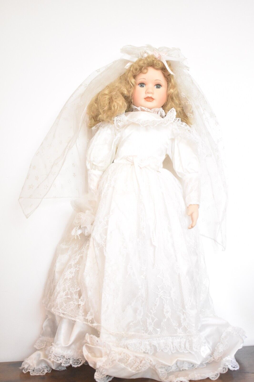 Vintage The Sister Collection Julietta Bride Porcelain Doll – Large – 70cm