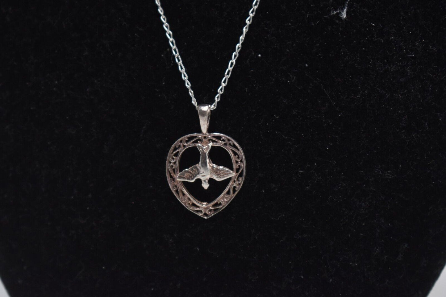 Vintage 925 Sterling Silver Open Heart Dove Pendant Necklace 45cm
