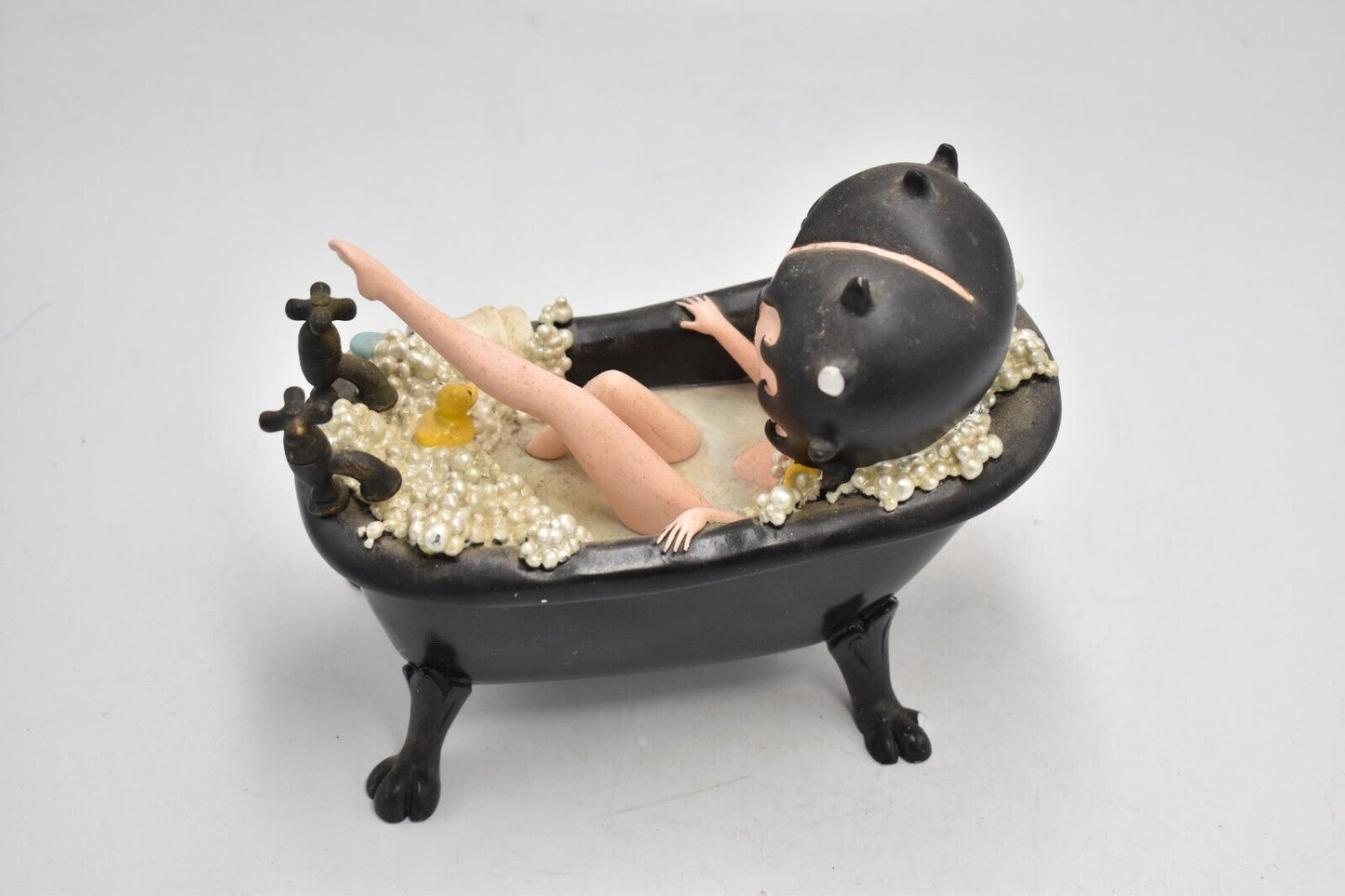 Betty Boop Bath Tub in Black Figurine – King Features Syndicate