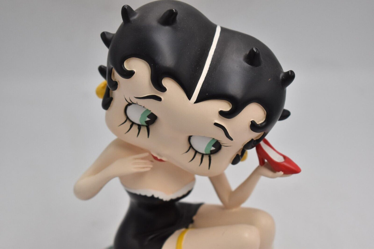 Betty Boop Fitting Shoes Figurine – King Features Syndicate
