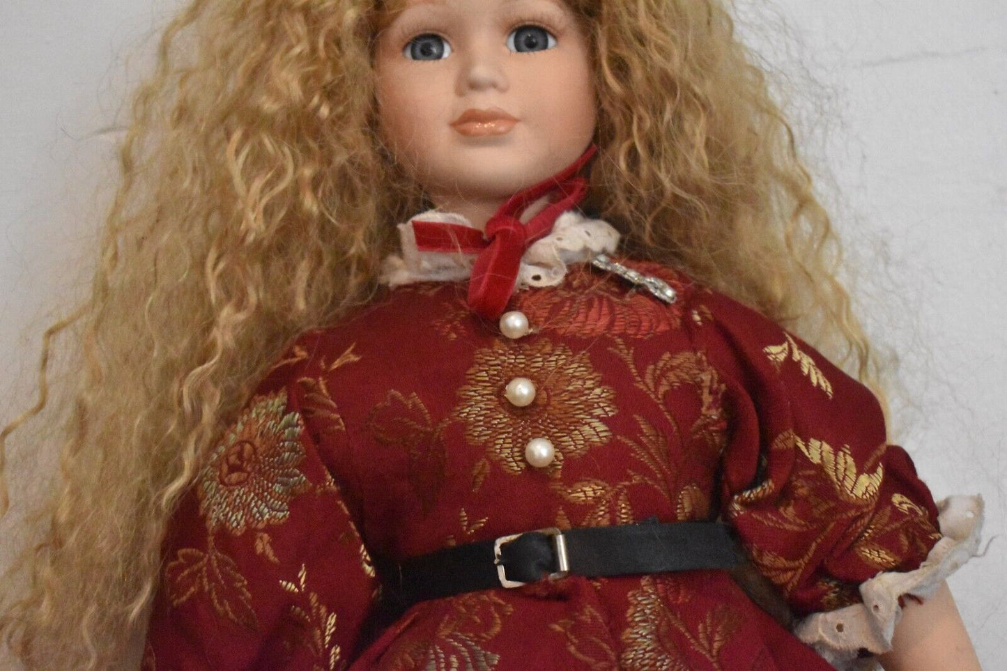 Vintage Alberon Porcelain Doll – Blonde Hair, Blue Eyes, Oriental Dress, 50cm