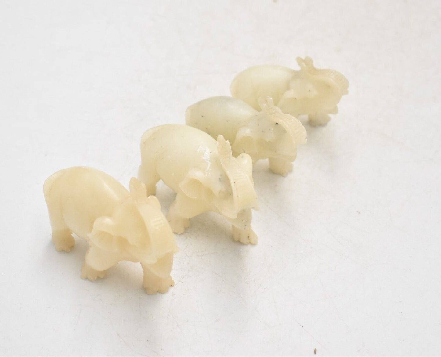 Vintage Calcite Family of Elephants Figurines - Set of 4 Statues Ornaments - 6cm