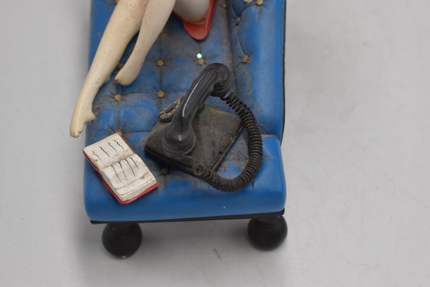 Betty Boop Figurine on Chaise Lounge with Phone & Book – King Features Syndicate