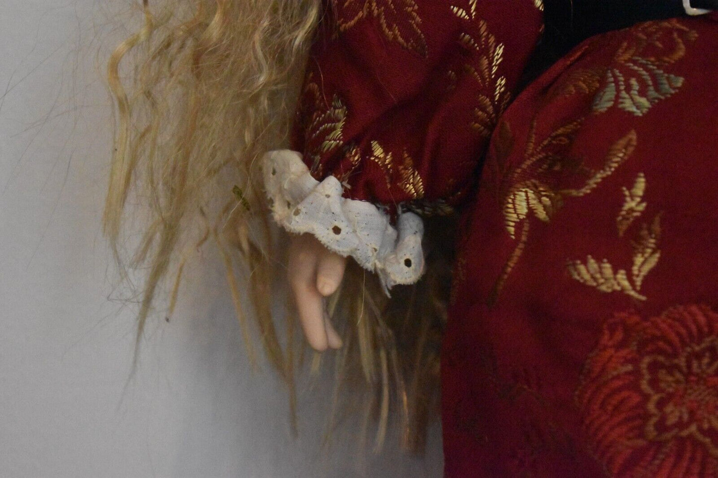 Vintage Alberon Porcelain Doll – Blonde Hair, Blue Eyes, Oriental Dress, 50cm