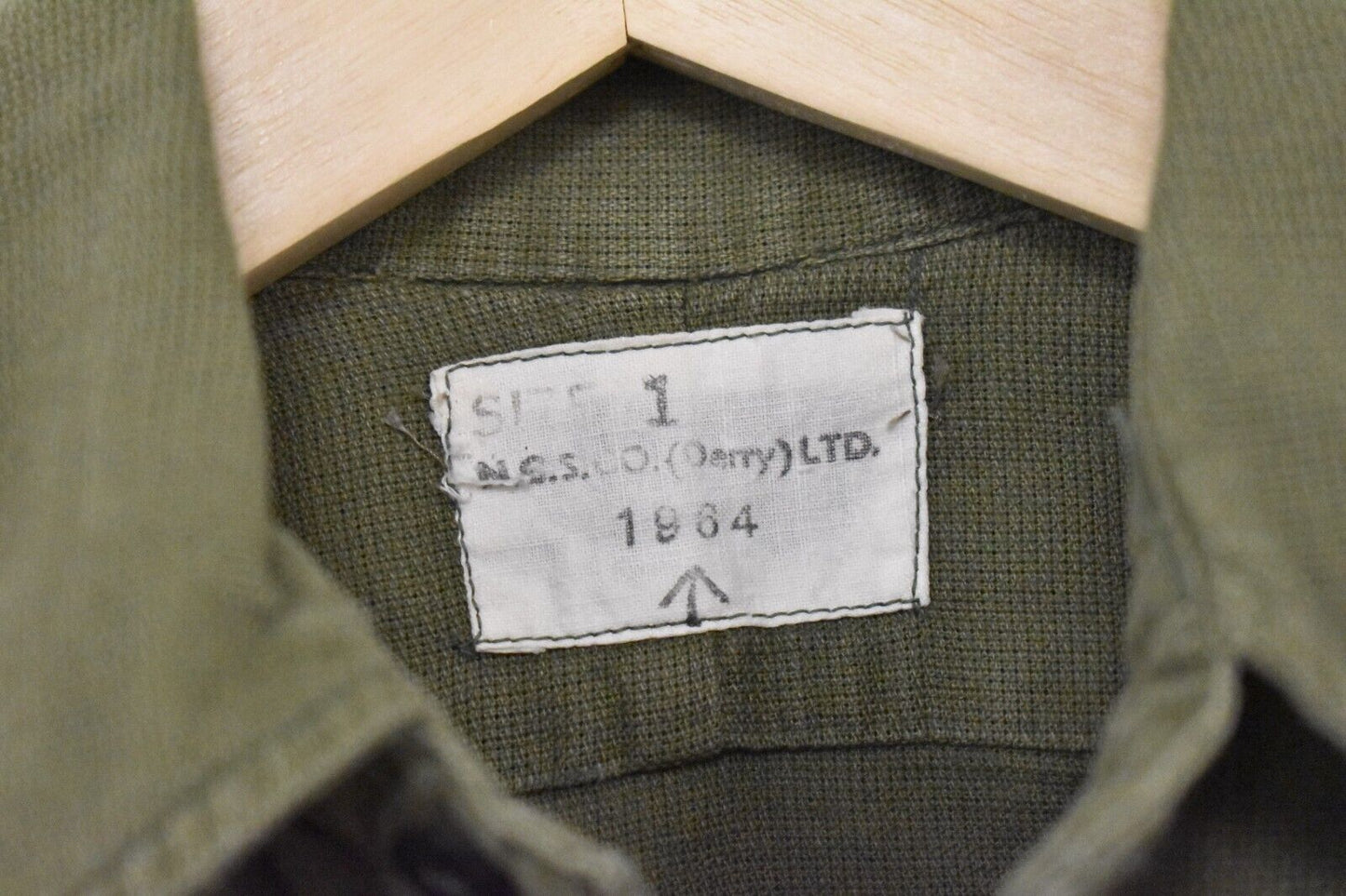 British Army 1960s Olive Green Jungle Aertex Cellular Shirt – Size 38"