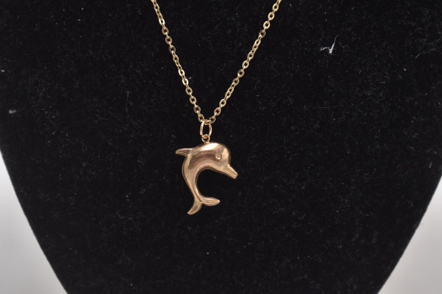 Vintage 9ct Yellow Gold Dolphin Pendant Necklace – 45cm Chain
