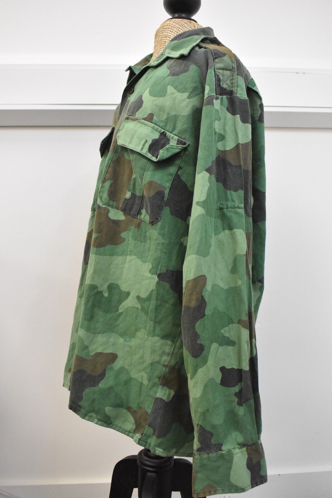 Vintage Serbian Army Combat Shirt – Oakleaf Camo, Yugoslavia Uniform, 44" Chest