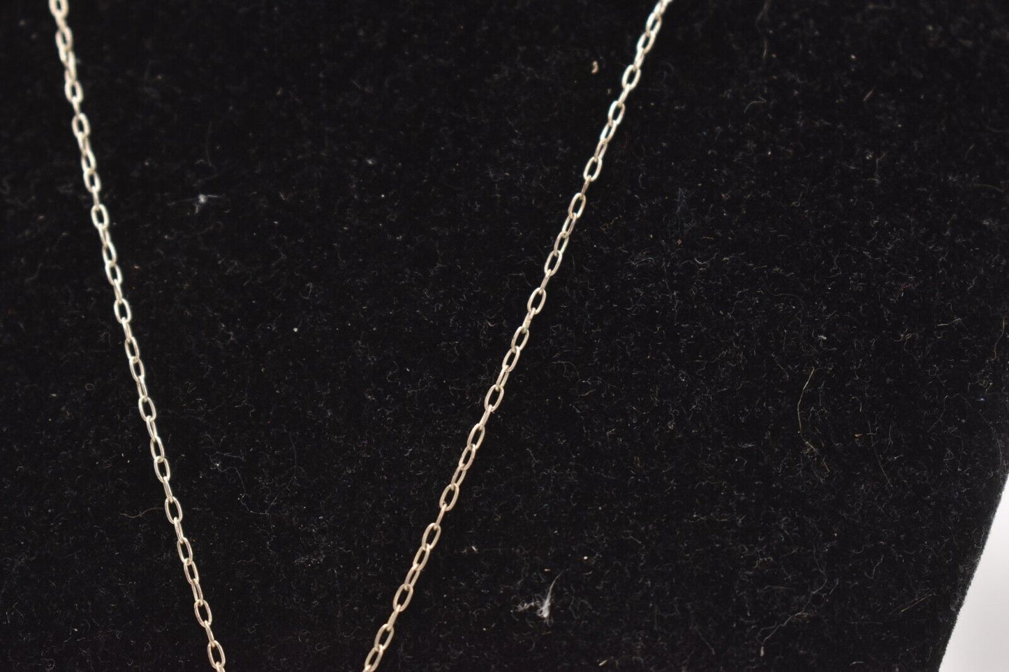 Vintage 925 Sterling Silver and Dragon Claw Pendant Necklace 45cm
