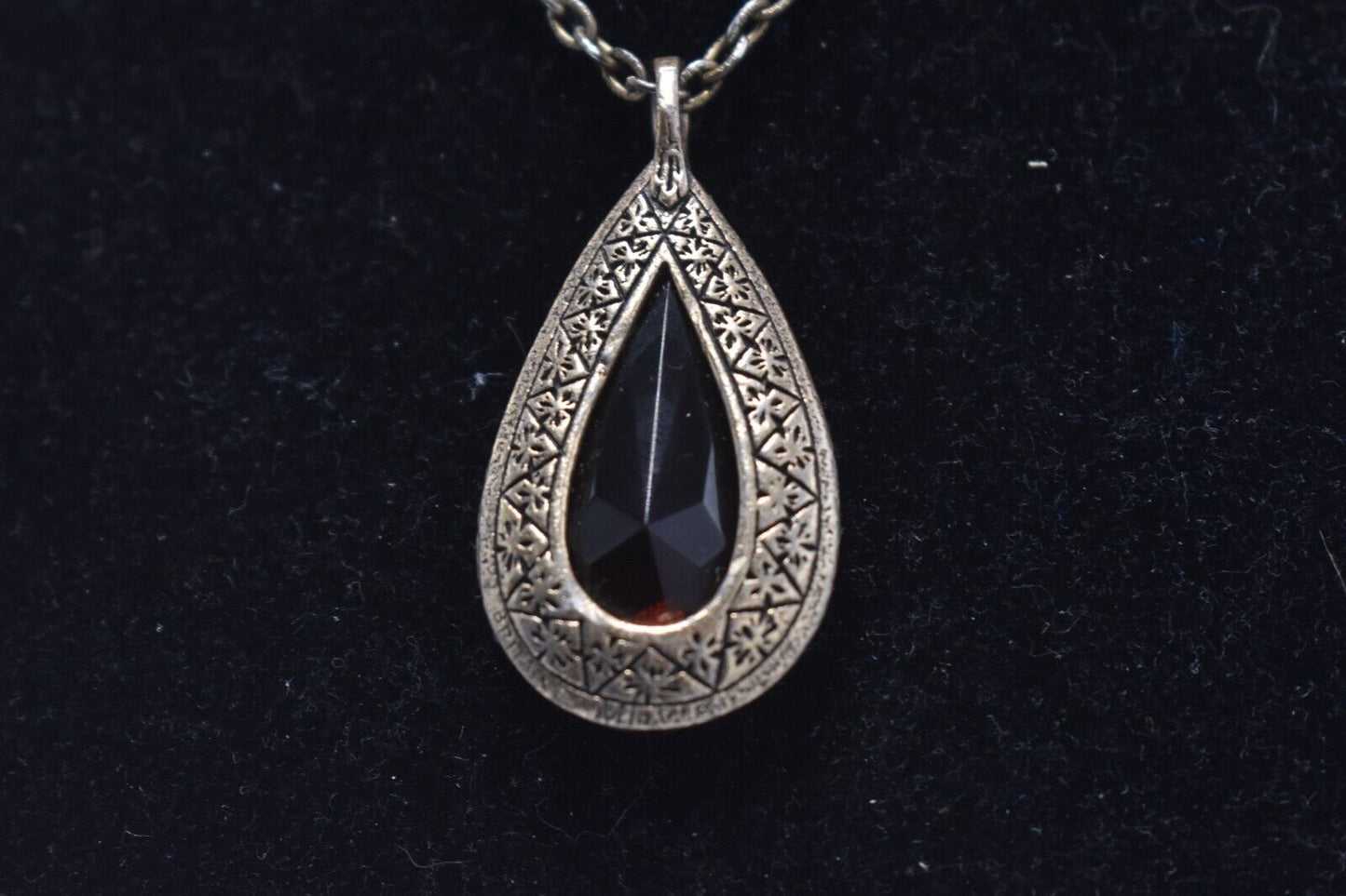 Vintage Miracle Britain Scottish Celtic Amber Pendant Necklace – 65cm
