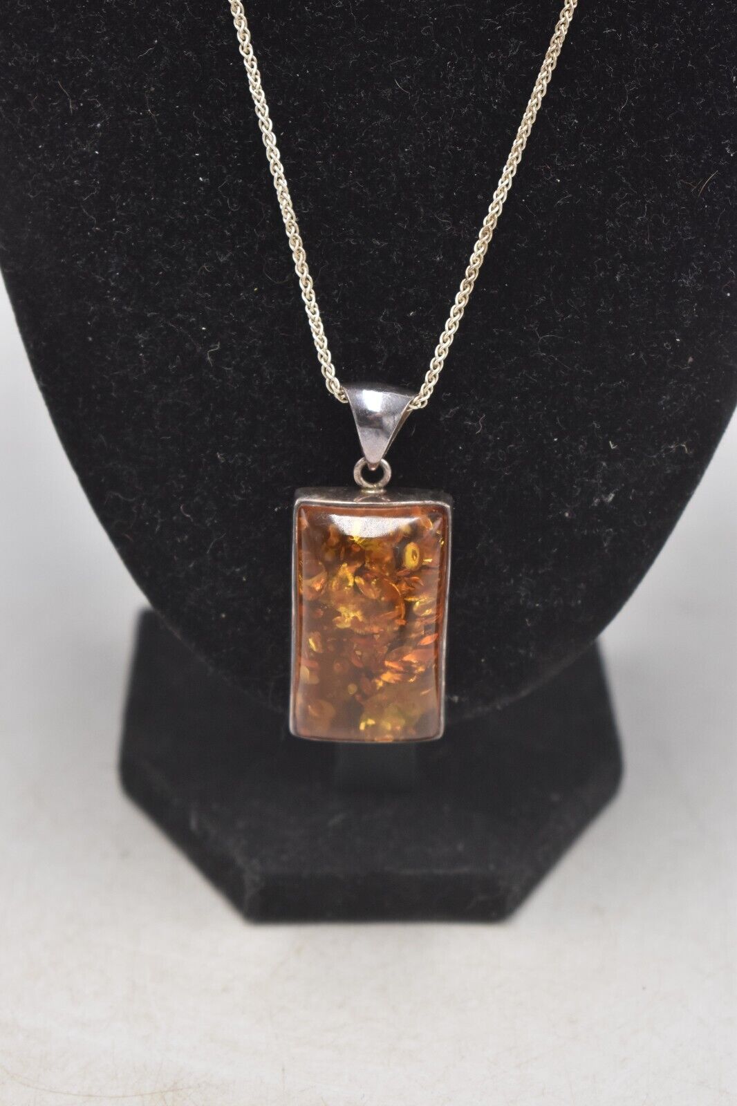 Vintage Sterling Silver 925 Necklace with Baltic Amber Cabochon Silver Setting