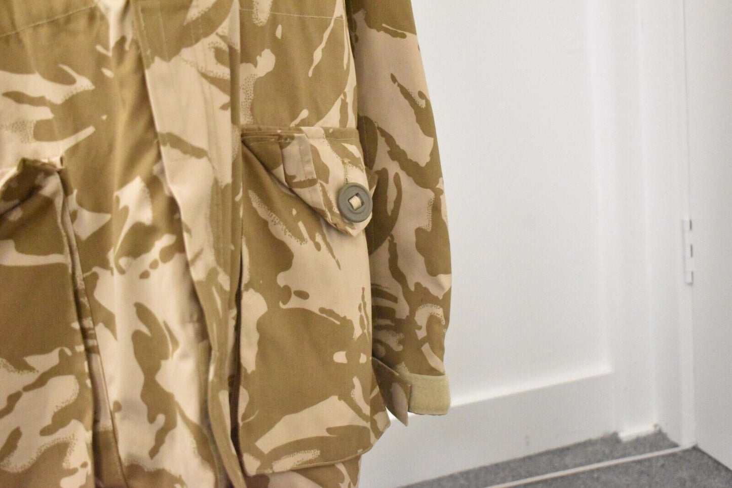 British Army Desert DDPM Camouflage Windproof Combat Smock Jacket - Size 180/104