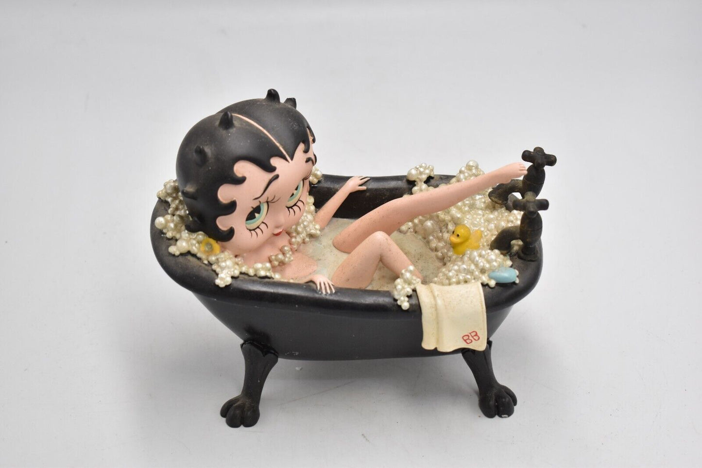 Betty Boop Bath Tub in Black Figurine – King Features Syndicate