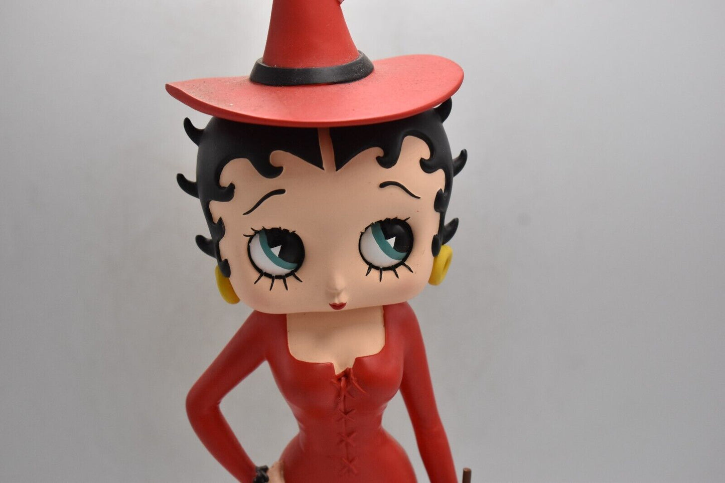Betty Boop Witch Figurine – King Features Syndicate Collectible – 39cm