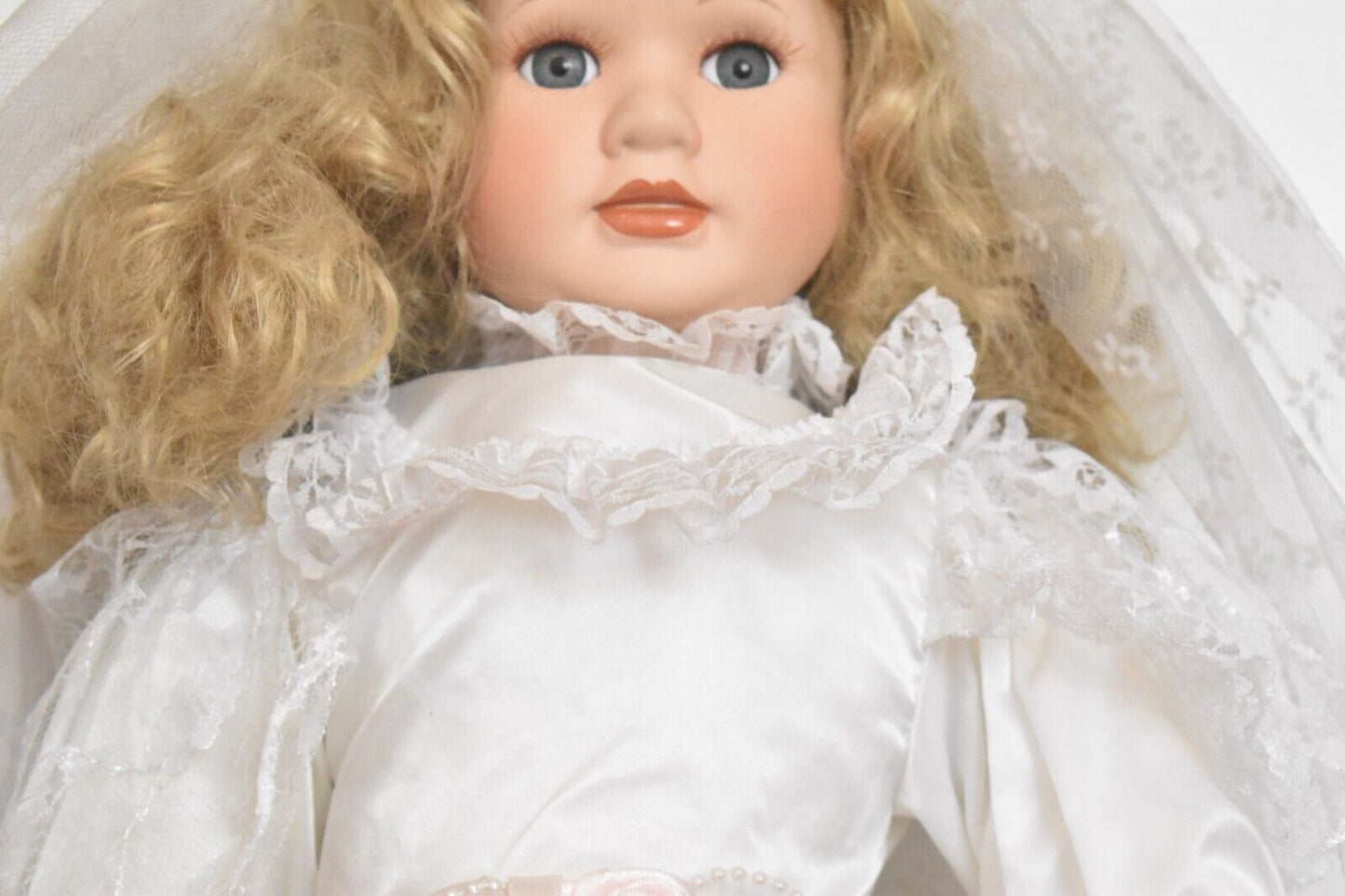 Vintage The Sister Collection Julietta Bride Porcelain Doll – Large – 70cm