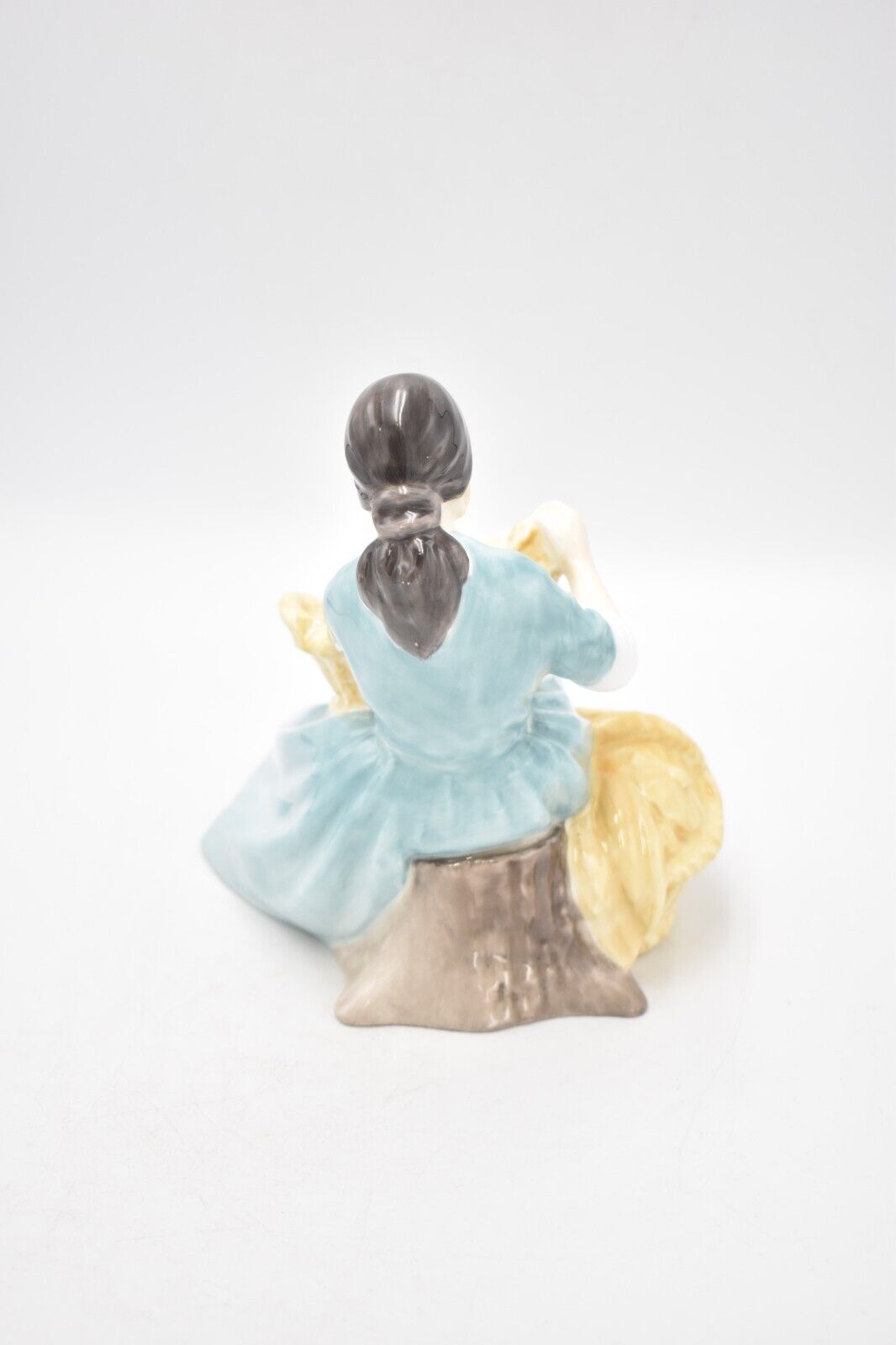 Royal Doulton The Basket Weaver HN2245 Retired Figurine Ornament
