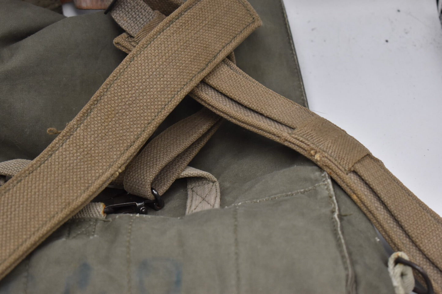 Yugoslavian Serbian Army M77 Backpack – Military Surplus Rucksack/Messenger