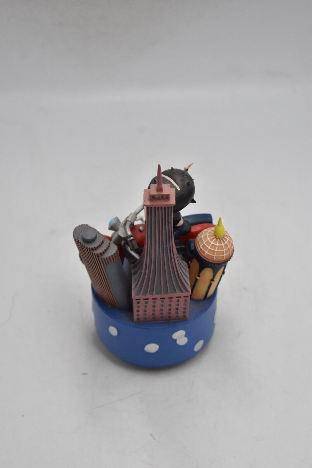 Betty Boop Riding Musical Figurine – King Features Syndicate
