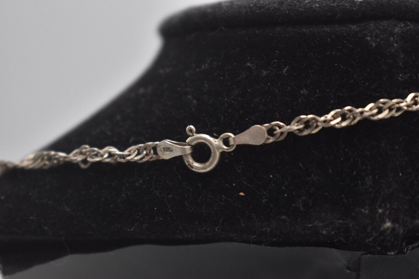 Vintage Sterling Silver 925 Necklace with Amber Pendant – 60cm