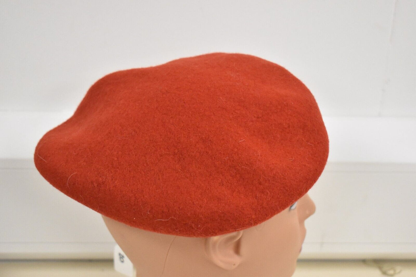 West German Army Bundeswehr Signals Corps Red Beret & Cap Badge – Excellent Condition, Size 58