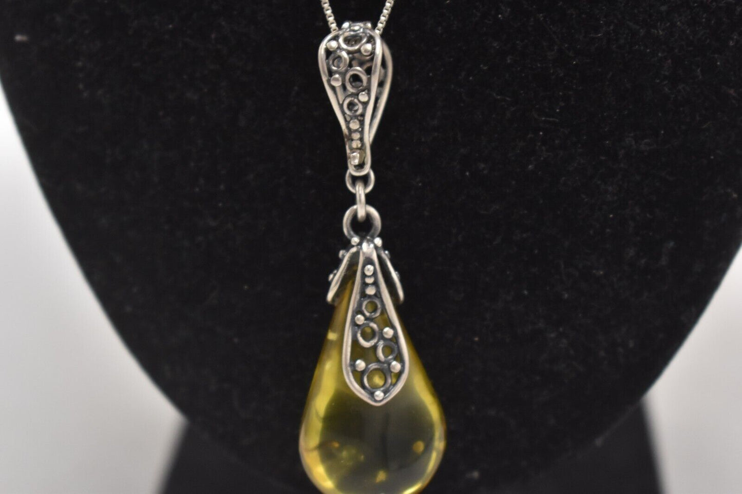 Vintage Sterling Silver 925 and Lemon Amber Modernist Pendant Necklace 45cm