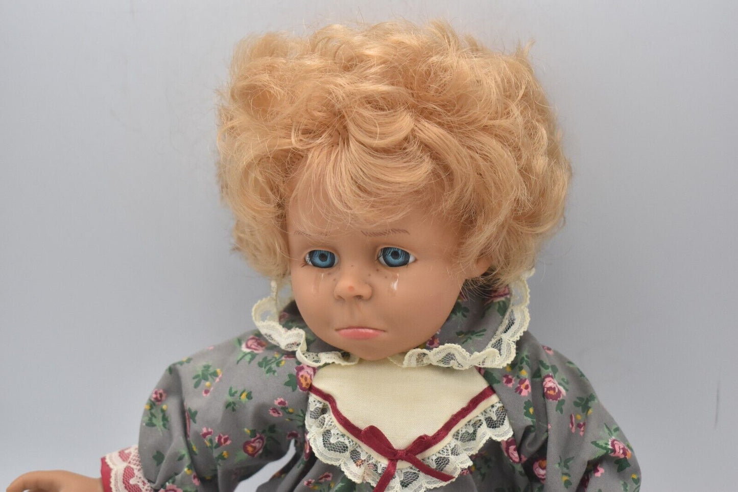 Vintage Spanish Expressions Doll – Crying Baby Girl – Hard Plastic – 36cm – 1980