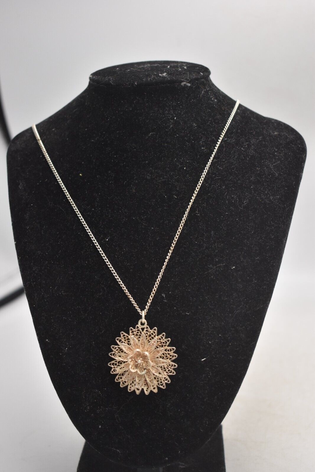 Vintage Silver Metal Filigree Flower Pendant Necklace – 62cm