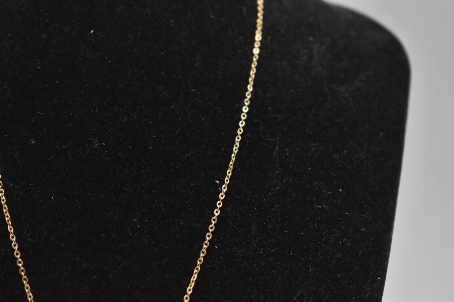 Vintage 9ct Yellow Gold Dolphin Pendant Necklace – 45cm Chain