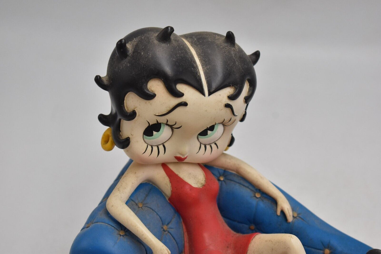 Betty Boop Figurine on Chaise Lounge with Phone & Book – King Features Syndicate