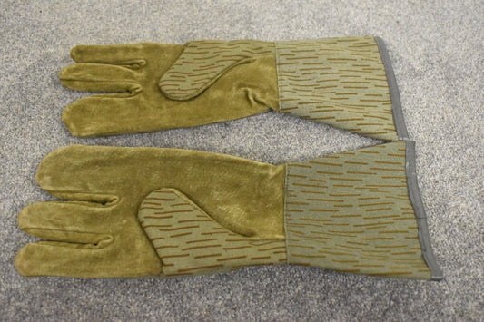 East German Army Strichtarn Raindrop Camo Gloves – Suede Palm